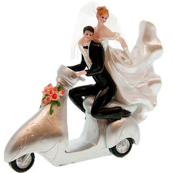 Сватбена фигурка - Брачна двойка на скутер