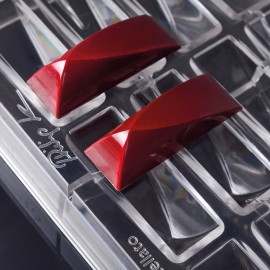 Поликарбонатна форма "Slope" от Philip Khoury