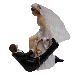 Сватбена фигурка - Брачна двойка "Хумористична - Мъж под чехъл"