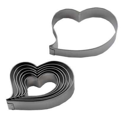 Комплект метални кутери "Криво сърце" - 7 елемента