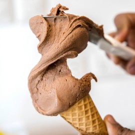 Поставка за фунийки за сладолед - 20 гнезда