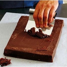 Метална шпатула пречупена 10,5х10,5